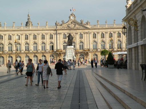  la très animée place Stan